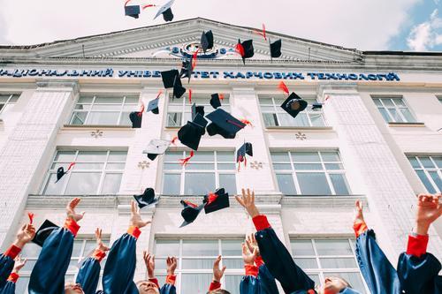 Sept 2023 Blog - University - graduation hats.jpg